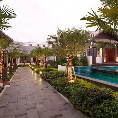 Long Beach Luxury Villas